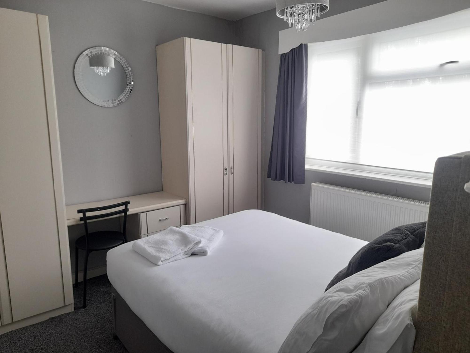 Bright 4-Bed House 15 Min To Manchester Centre Villa Kültér fotó