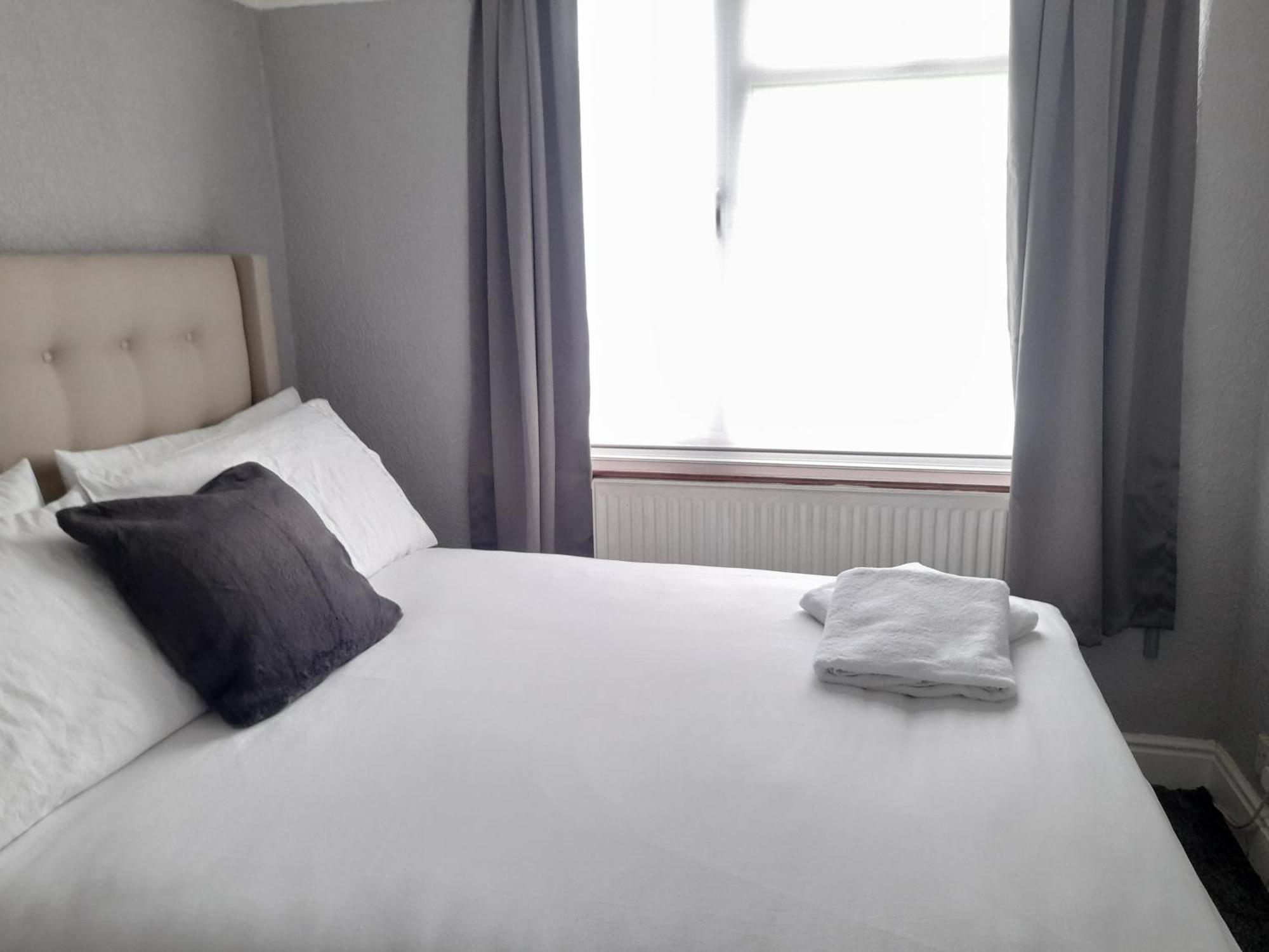 Bright 4-Bed House 15 Min To Manchester Centre Villa Kültér fotó